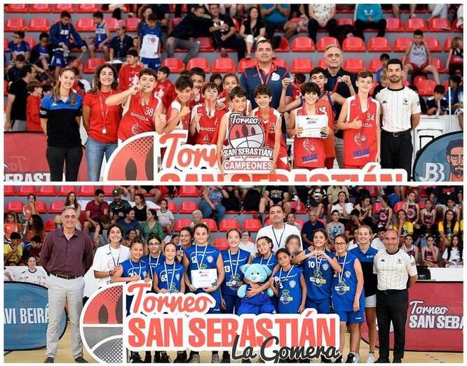 Los dos equipos del CB Telde que han triunfado en La Gomera/TA.